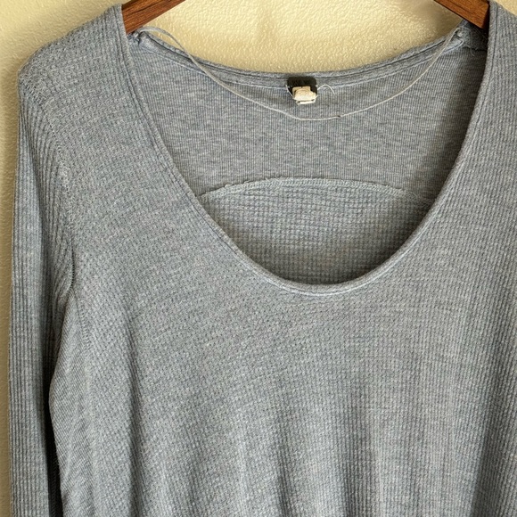 We The Free XS Blue Waffle Thermal Long Sleeve Sweater Distressed - Picture 4 of 10